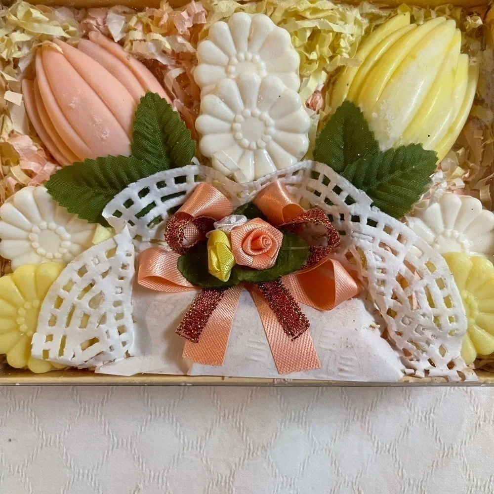 Vintage Flower Shaped Bath Soap Still in Box.